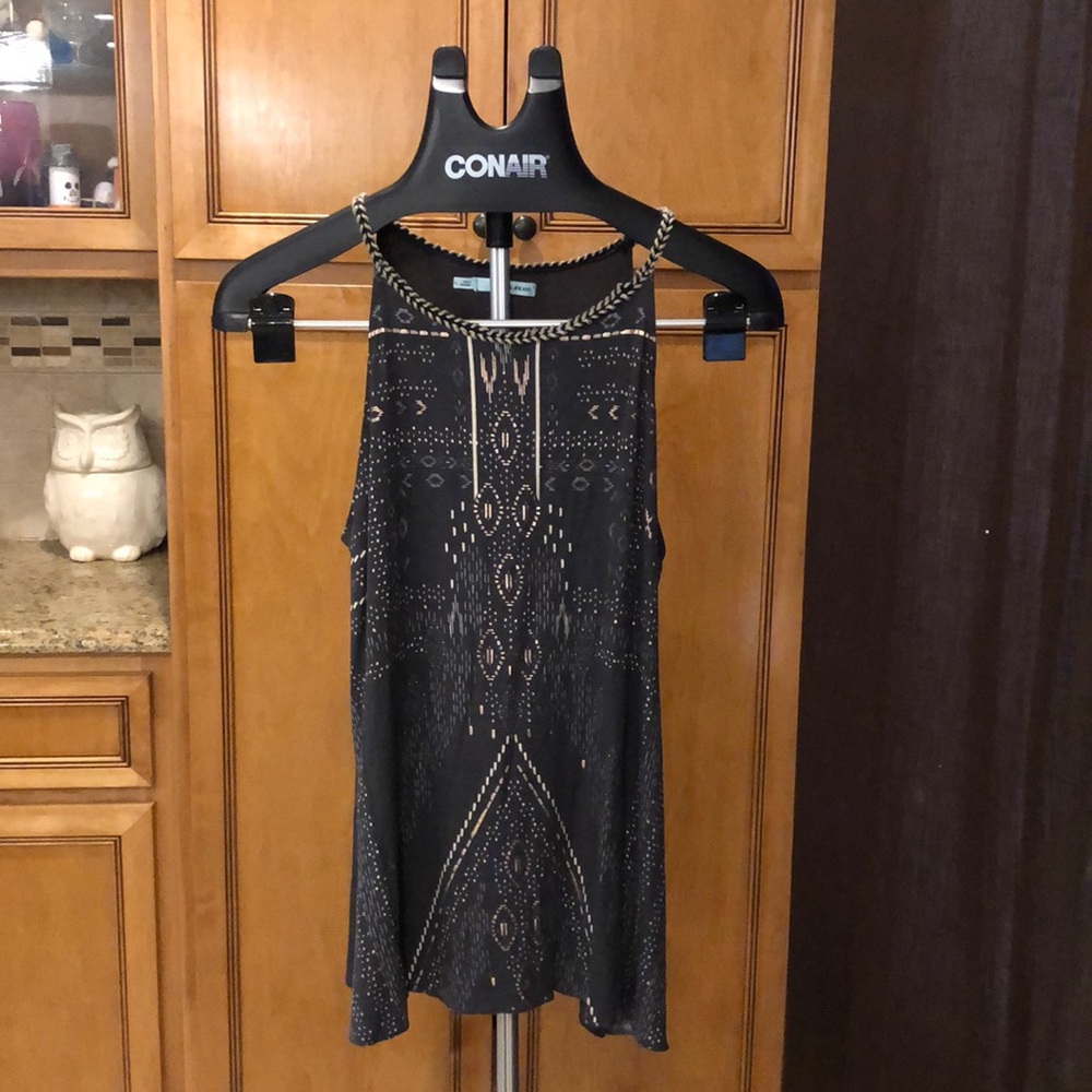 Maurice’s Cute Tank great for Layering.  Rose gold accent color on front. NWOT